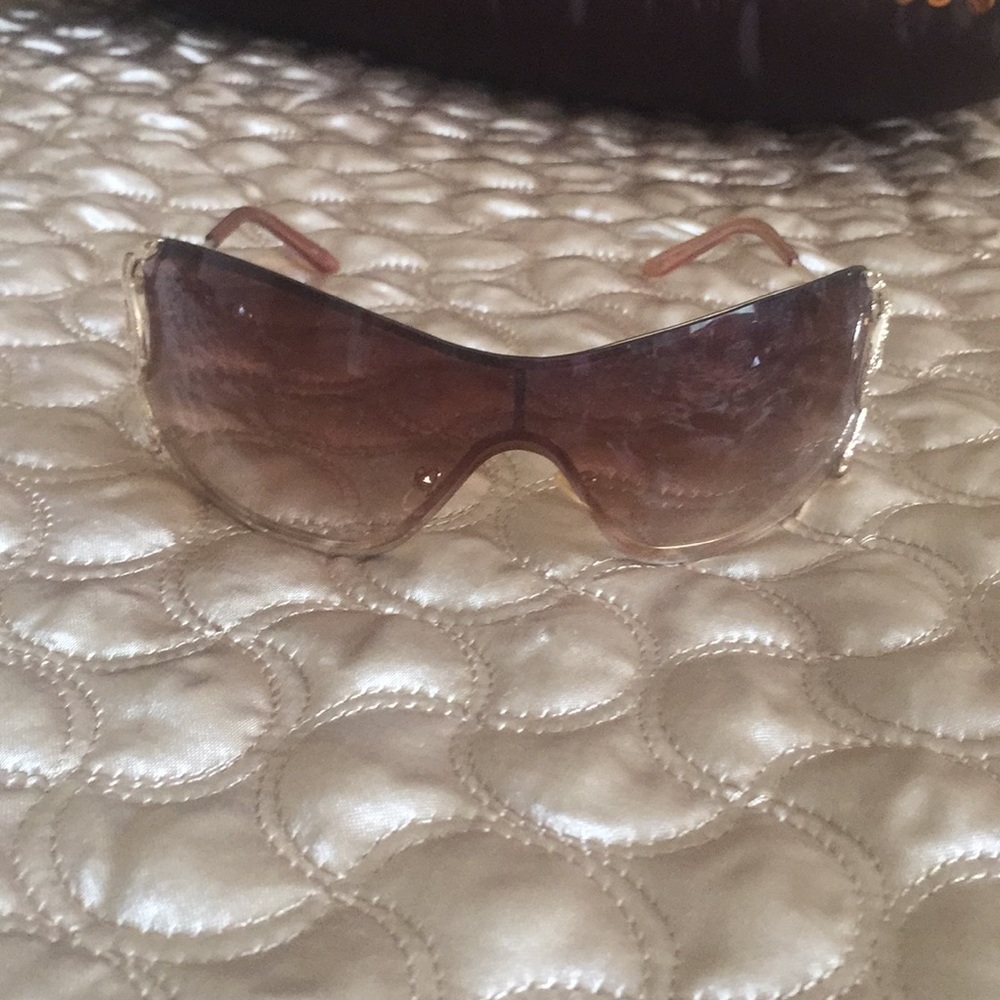 Sunglasses - Picture 7 of 8